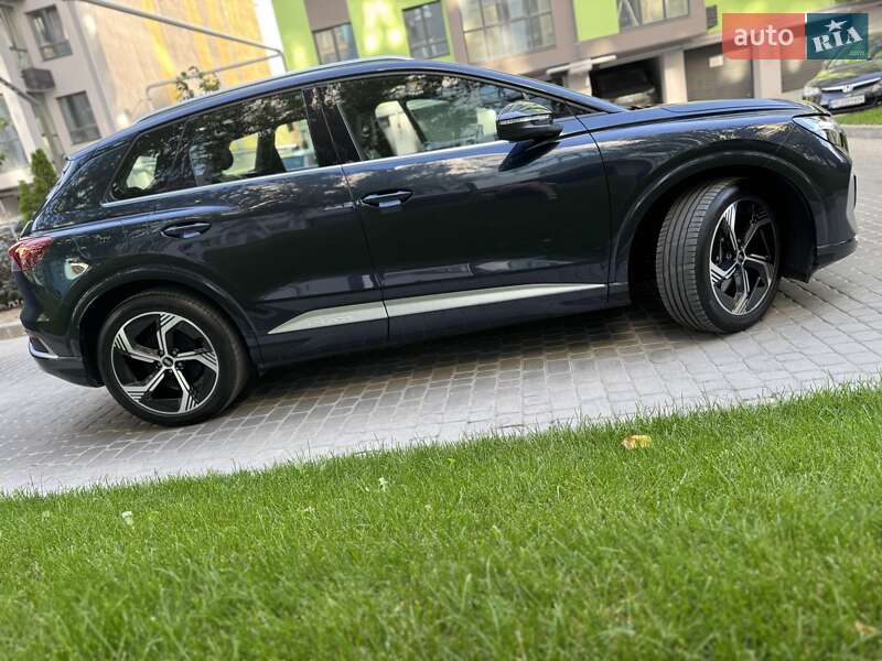 Внедорожник / Кроссовер Audi Q4 e-tron 2023 в Днепре