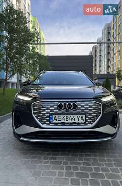 Внедорожник / Кроссовер Audi Q4 e-tron 2023 в 