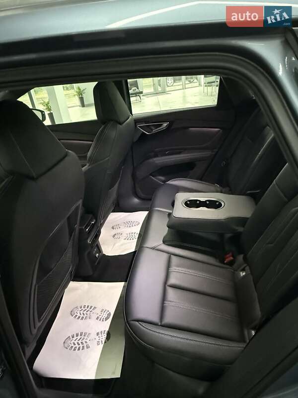 Внедорожник / Кроссовер Audi Q4 e-tron 2024 в Черновцах