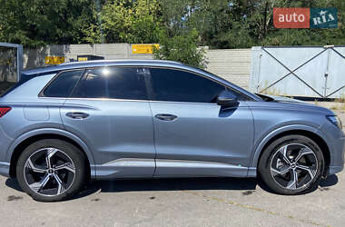 Внедорожник / Кроссовер Audi Q4 e-tron 2023 в 
