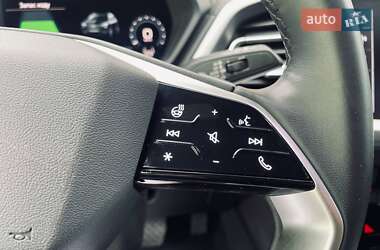 Внедорожник / Кроссовер Audi Q4 e-tron 2023 в 