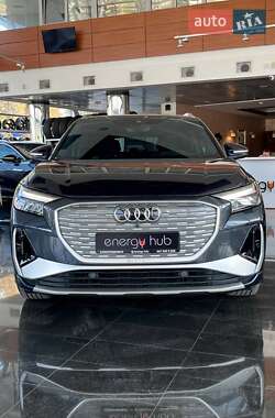 Позашляховик / Кросовер Audi Q4 e-tron 2023 в 
