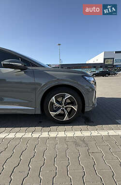 Внедорожник / Кроссовер Audi Q4 e-tron 2024 в 