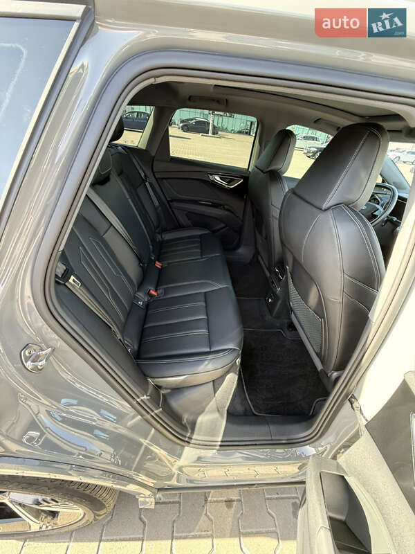 Позашляховик / Кросовер Audi Q4 e-tron 2024 в Києві