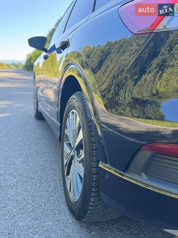 Позашляховик / Кросовер Audi Q4 e-tron 2022 в Дрогобичі