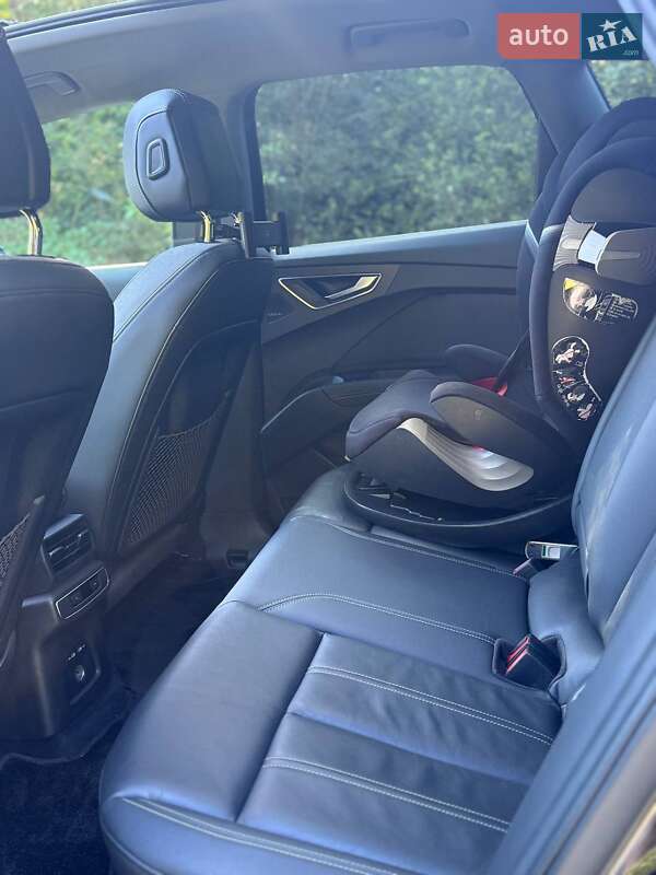 Позашляховик / Кросовер Audi Q4 e-tron 2022 в Дрогобичі