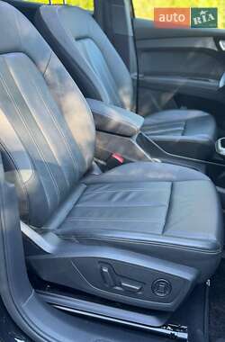 Внедорожник / Кроссовер Audi Q4 e-tron 2022 в 
