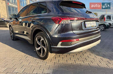 Позашляховик / Кросовер Audi Q4 e-tron 2024 в 