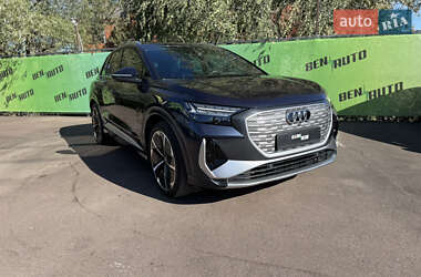 Внедорожник / Кроссовер Audi Q4 e-tron 2023 в 