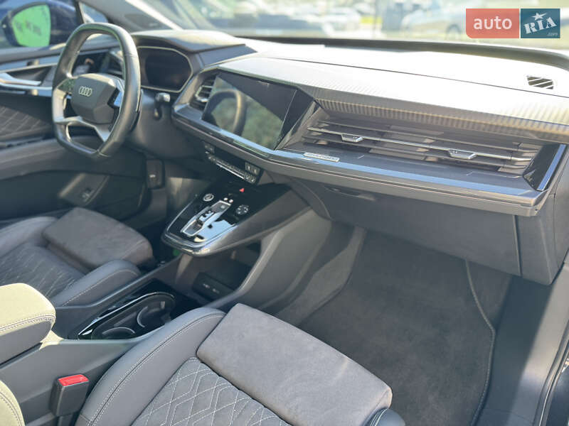 Внедорожник / Кроссовер Audi Q4 e-tron 2023 в Киеве