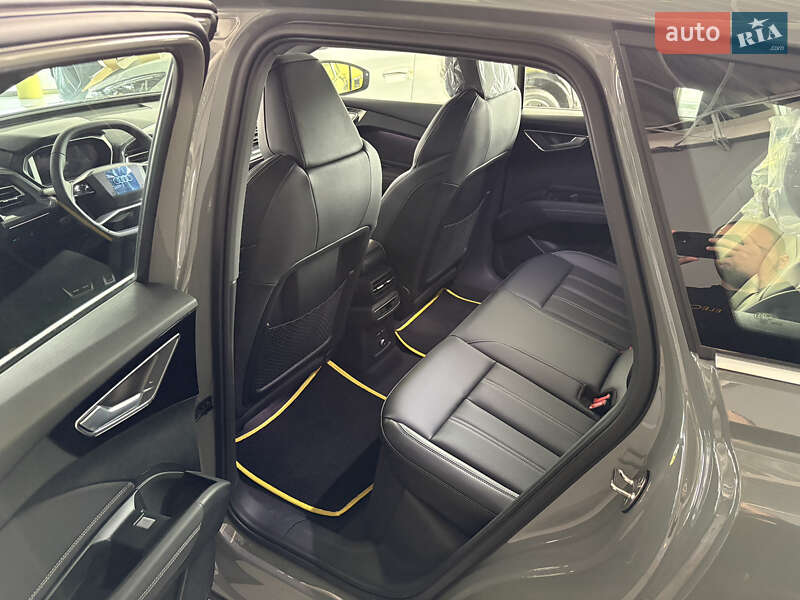 Позашляховик / Кросовер Audi Q4 e-tron 2025 в Полтаві