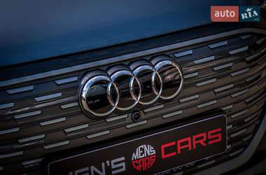 Позашляховик / Кросовер Audi Q4 e-tron 2024 в 