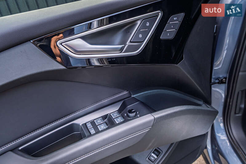 Внедорожник / Кроссовер Audi Q4 e-tron 2024 в Киеве