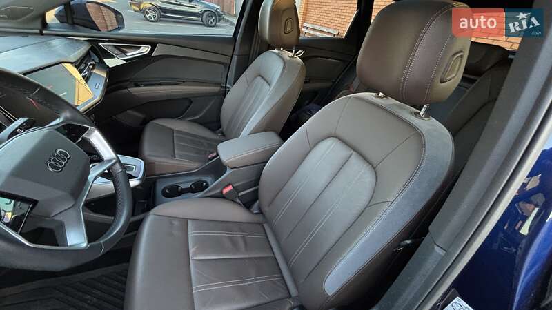 Позашляховик / Кросовер Audi Q4 e-tron 2023 в Кривому Розі