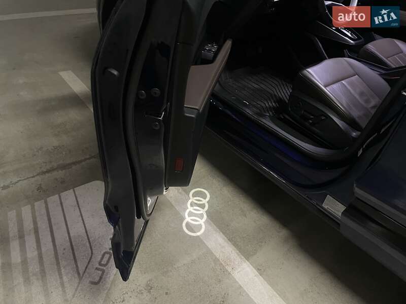 Позашляховик / Кросовер Audi Q4 e-tron 2023 в Кривому Розі