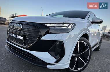 Позашляховик / Кросовер Audi Q4 e-tron 2021 в 
