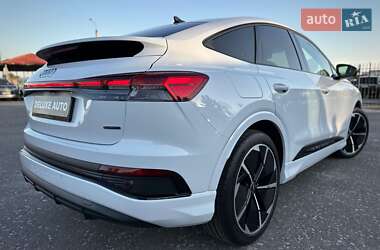 Позашляховик / Кросовер Audi Q4 e-tron 2021 в 