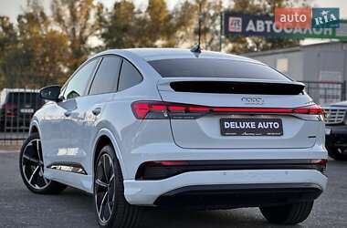 Позашляховик / Кросовер Audi Q4 e-tron 2021 в 