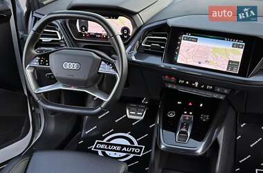 Позашляховик / Кросовер Audi Q4 e-tron 2021 в 