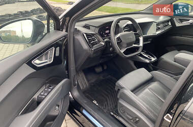 Позашляховик / Кросовер Audi Q4 e-tron 2022 в 