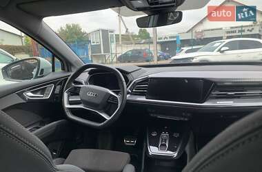 Позашляховик / Кросовер Audi Q4 e-tron 2023 в 