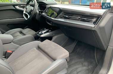 Позашляховик / Кросовер Audi Q4 e-tron 2023 в 