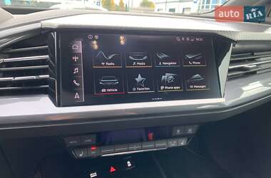 Позашляховик / Кросовер Audi Q4 e-tron 2023 в 