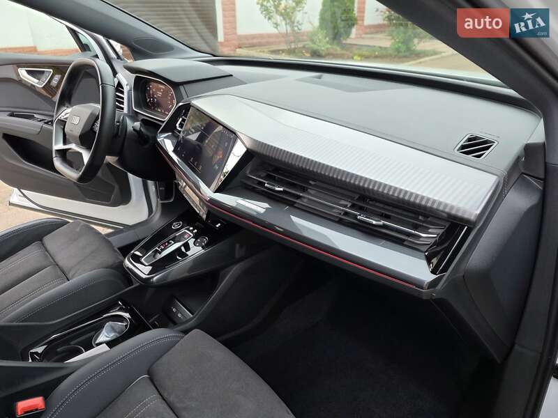 Позашляховик / Кросовер Audi Q4 e-tron 2023 в Одесі фото 27 Позашляховик / Кросовер Audi Q4 e-tron 2023 в Одесі