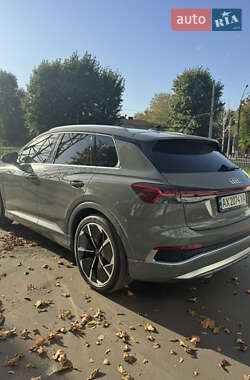 Позашляховик / Кросовер Audi Q4 e-tron 2023 в 
