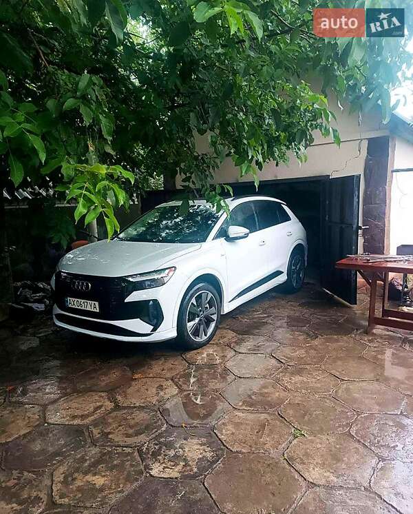 Внедорожник / Кроссовер Audi Q4 e-tron 2023 в Харькове