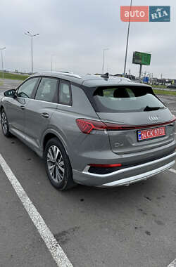 Позашляховик / Кросовер Audi Q4 e-tron 2022 в 