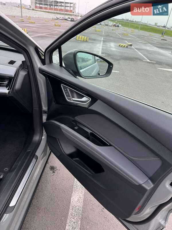 Внедорожник / Кроссовер Audi Q4 e-tron 2022 в Львове