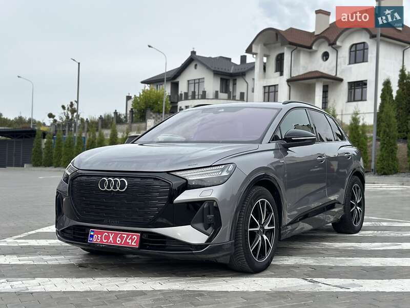 Позашляховик / Кросовер Audi Q4 e-tron 2022 в 