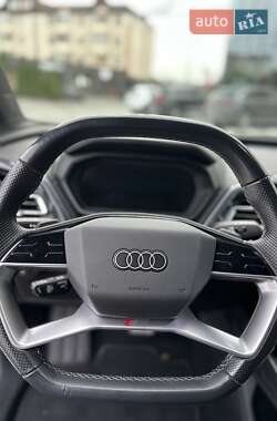 Позашляховик / Кросовер Audi Q4 e-tron 2022 в 