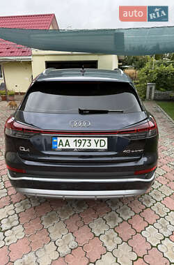 Позашляховик / Кросовер Audi Q4 e-tron 2025 в 