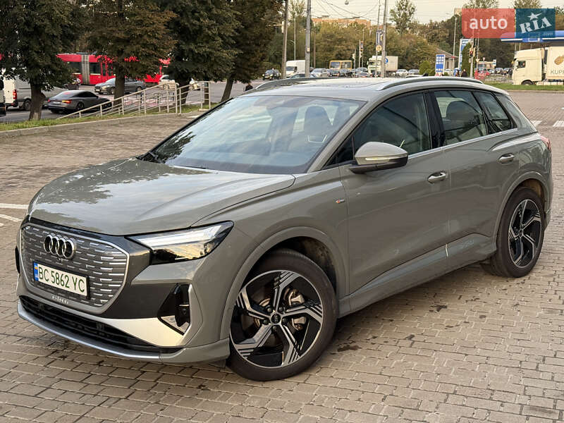 Внедорожник / Кроссовер Audi Q4 e-tron 2023 в 
