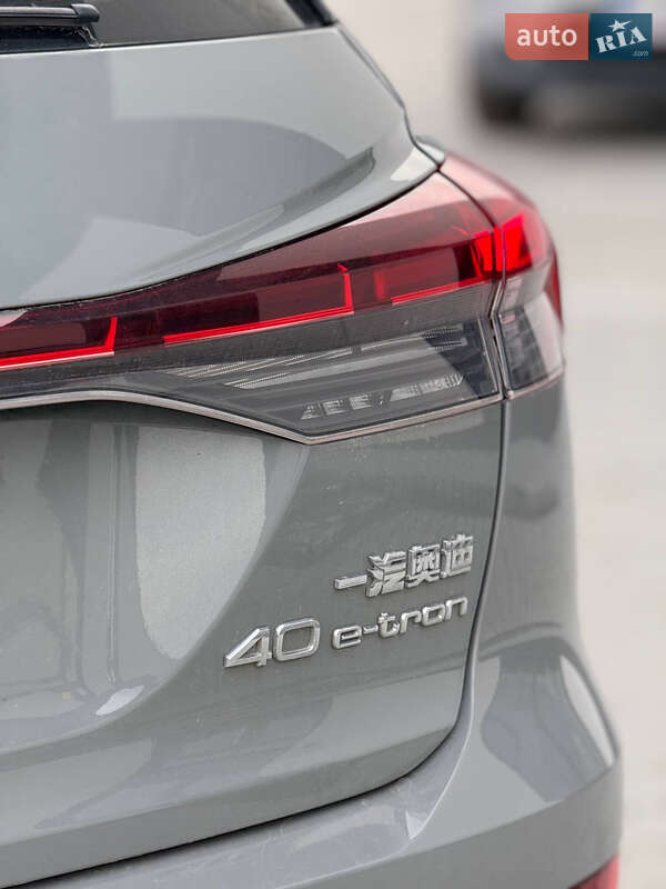 Позашляховик / Кросовер Audi Q4 e-tron 2024 в Львові