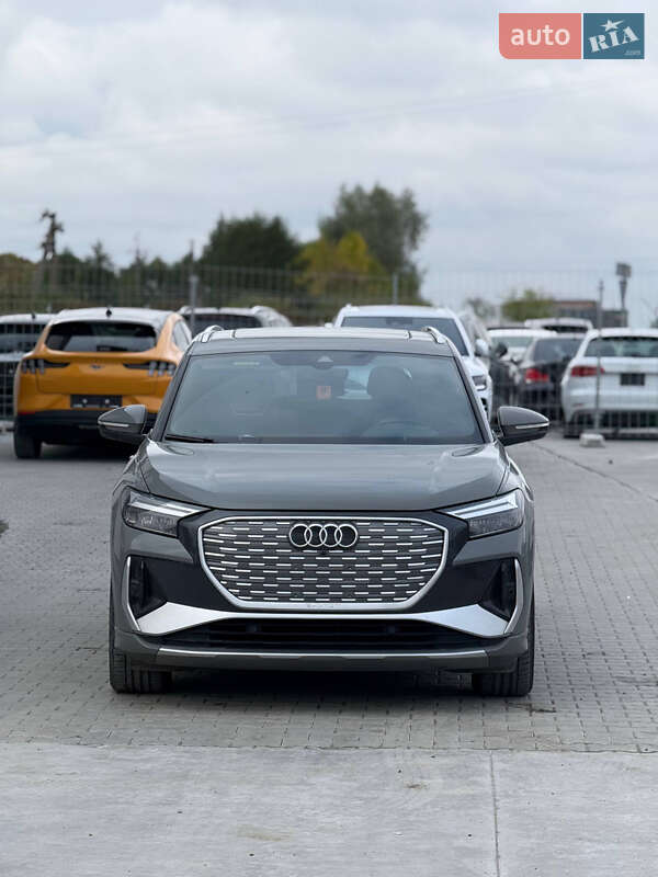 Позашляховик / Кросовер Audi Q4 e-tron 2024 в Львові