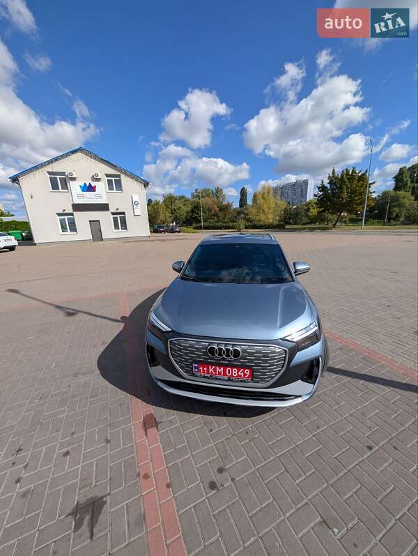 Позашляховик / Кросовер Audi Q4 e-tron 2024 в Києві