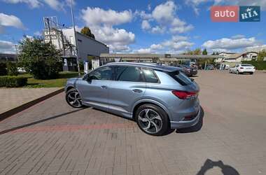 Внедорожник / Кроссовер Audi Q4 e-tron 2024 в 