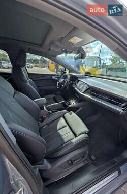 Внедорожник / Кроссовер Audi Q4 e-tron 2024 в 