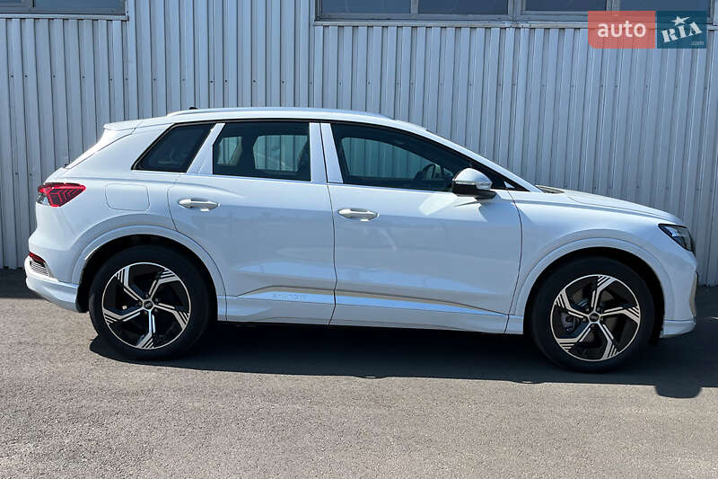 Внедорожник / Кроссовер Audi Q4 e-tron 2023 в Днепре