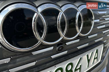 Позашляховик / Кросовер Audi Q4 e-tron 2023 в 