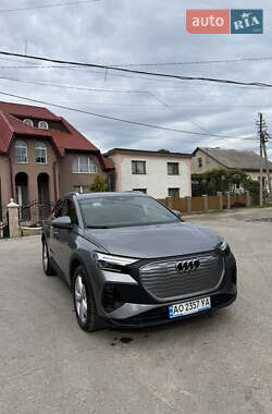 Позашляховик / Кросовер Audi Q4 e-tron 2022 в 
