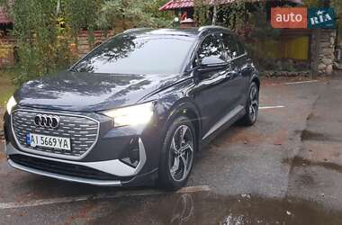 Позашляховик / Кросовер Audi Q4 e-tron 2024 в 
