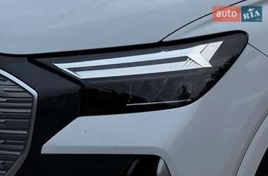Позашляховик / Кросовер Audi Q4 e-tron 2023 в 