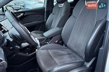 Позашляховик / Кросовер Audi Q4 e-tron 2023 в 