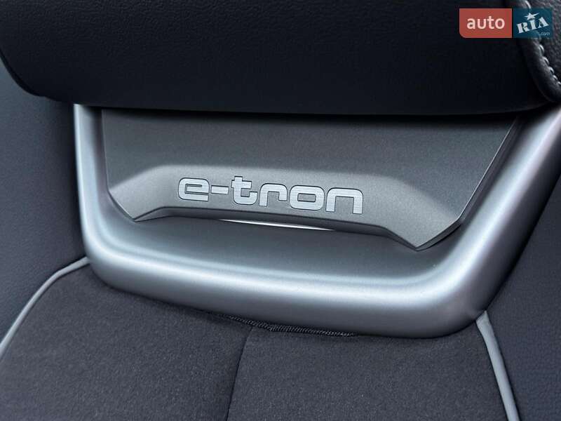 Позашляховик / Кросовер Audi Q4 e-tron 2023 в Харкові