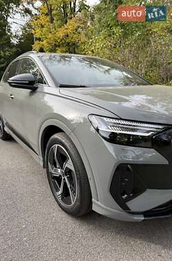 Внедорожник / Кроссовер Audi Q4 e-tron 2025 в 