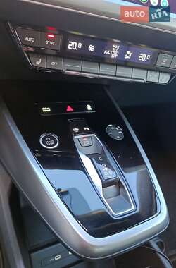 Внедорожник / Кроссовер Audi Q4 e-tron 2022 в 